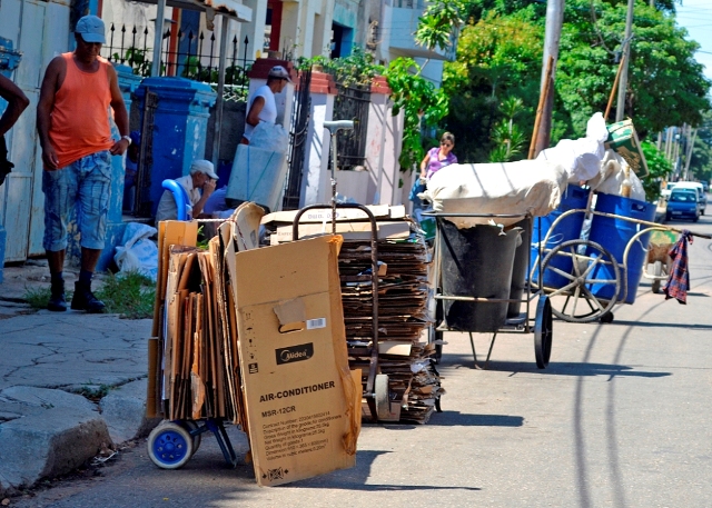 Desechos de material reciclaje1